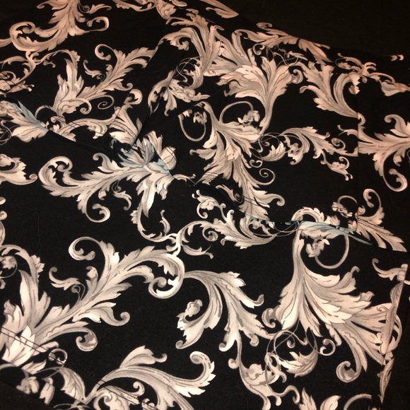 Forever 21 Mini Skirt - Great Condition! - Picture 2 of 4